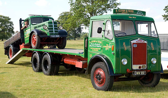 Albion Reiver OWW991 & Bedford M YAS268