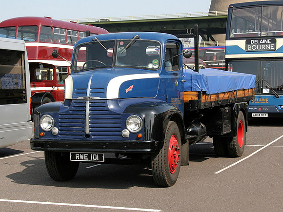 1954 Leyland Comet 90 RWE101