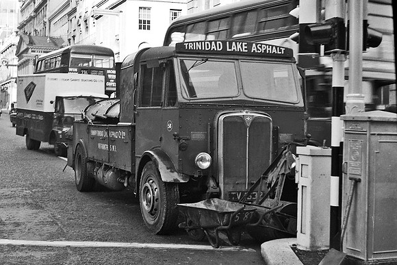 1930 AEC Regent TV1632