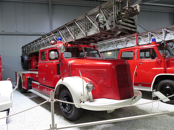 1955 Daimler-Benz DL37 Turntable Escape