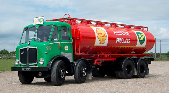 Shell-Mex & BP tanker UYP897