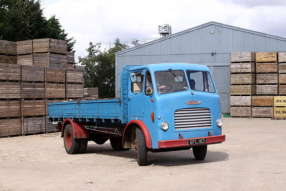 1958 Leyland Comet GFL183
