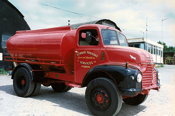1955 Leyland Comet TDV589