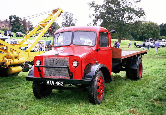 1942 Bedford OWL VAV482
