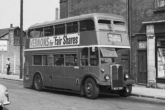 London Transport RLH52 (MXX252)