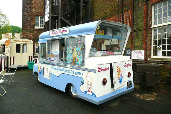 1968 Bedford CA EMA620F
