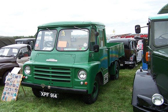 1955 Austin LD XPF914