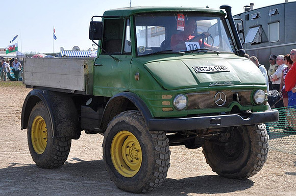 Mercedes-Benz Unimog Q624GHG