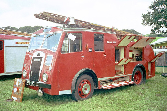 1953 Dennis F8 PBP137