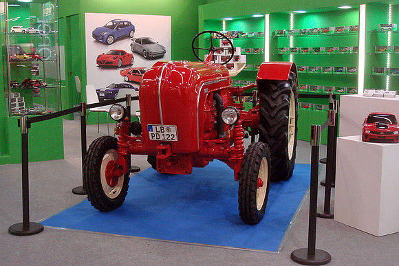 Porsche tractor
