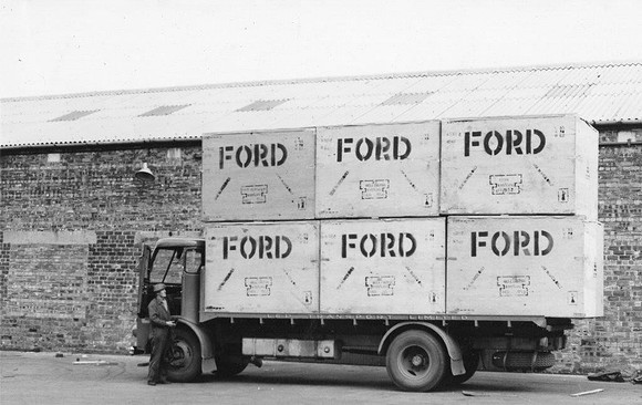 Seddon loaded with Fords (2)