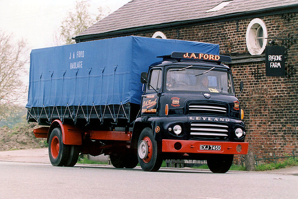 leyland_cometl4d exj745d 2_gc
