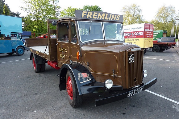 1946 Dennis Pax HKT964