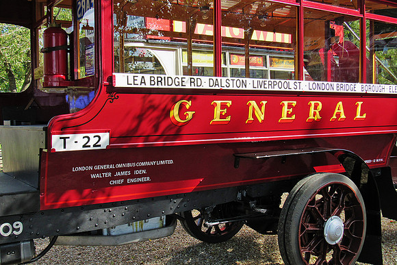 B type bus B1609