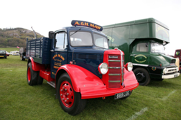 1952 Bedford OSBT 669LUG