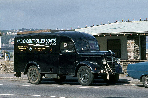 Bedford KD KMN572
