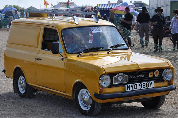 1983 Bedford HA NYO988Y