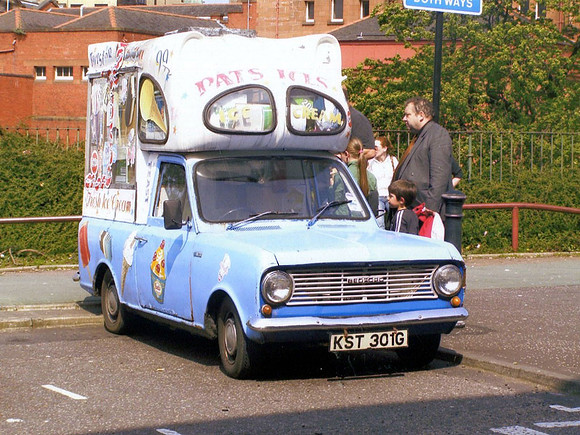 Bedford HA KST301G