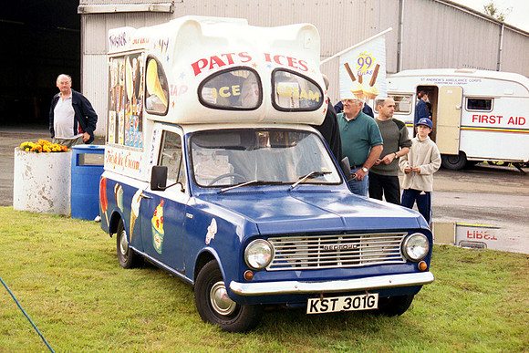 Bedford HA KST301G