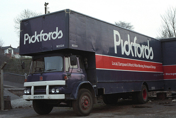 Bedford KM AYV579T
