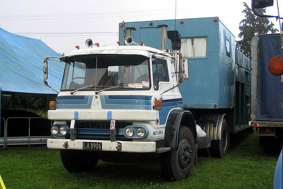 bedford_kmqnz la8906 1_hp