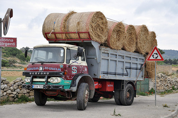 Bedford KM EAN709