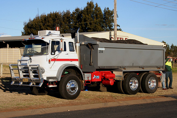 bedford_kmqau fpq413 1_aw