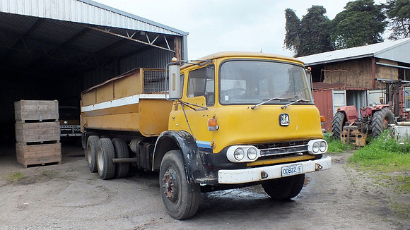 1975 Bedford KM 00822F
