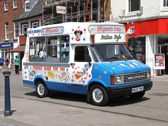 1985 Bedford CF B422YMJ