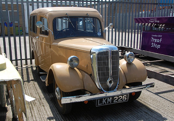 1949 Bradford LKM226