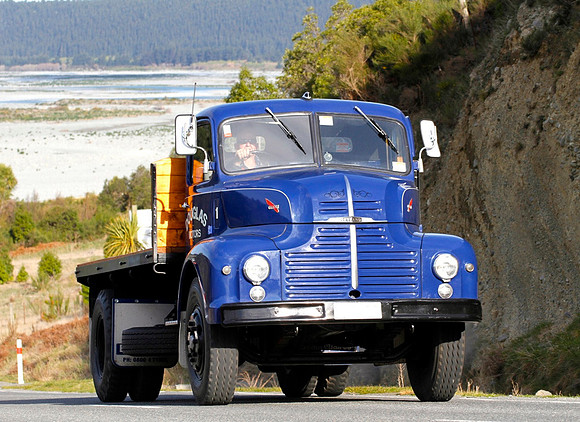 leyland_comet52qnz_GLQ470_2012-09-19b_hp