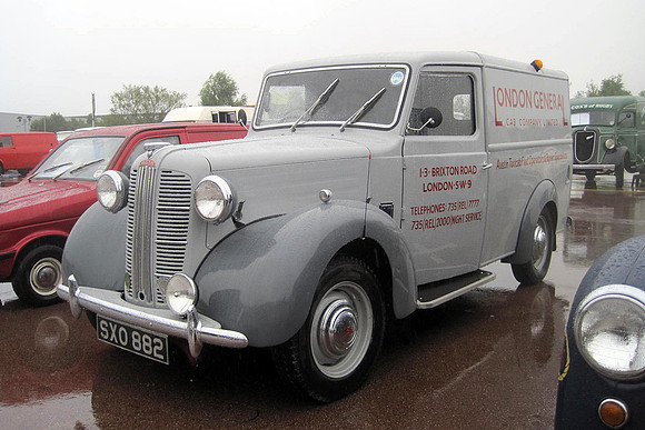 1956 Austin FX3 van SXO882