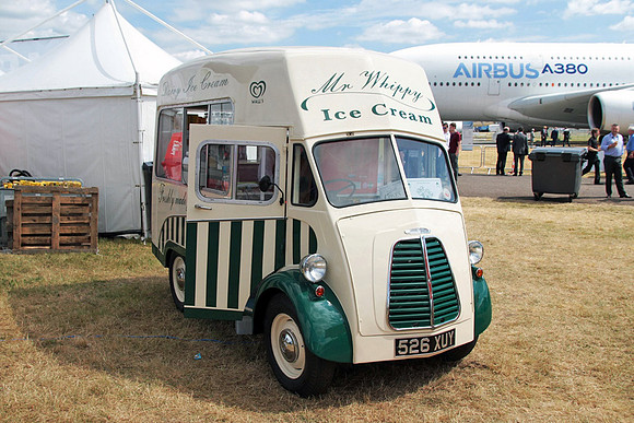 1954 Morris J 526XUY