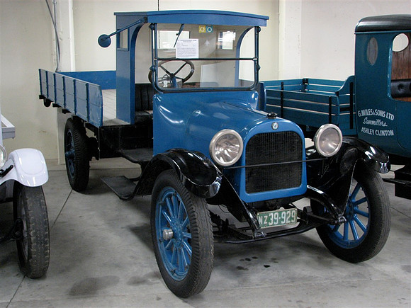 RC009_17Dodge_GrahamBros_945E_39929