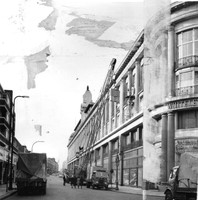 AECs & mobile at Grade II Whitleys Bayswater (1)