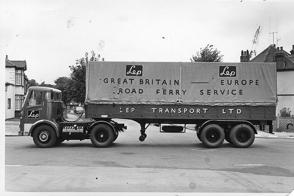 AEC Mandator 767XPK early days of TIR with short tilt (1)