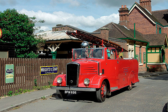 1939 Dennis Light Four BPN698