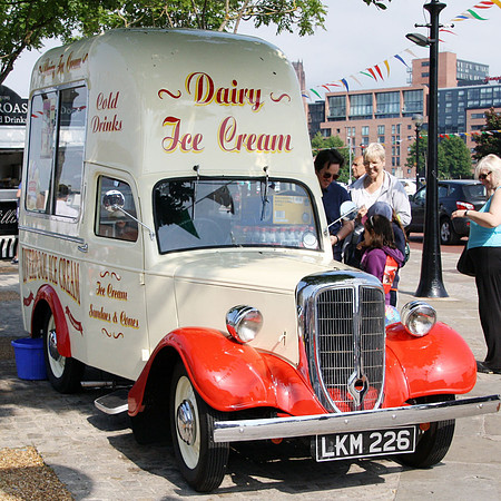 1949 Bradford LKM226