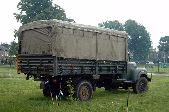 1956 Commer Superpoise Q4 RYX43