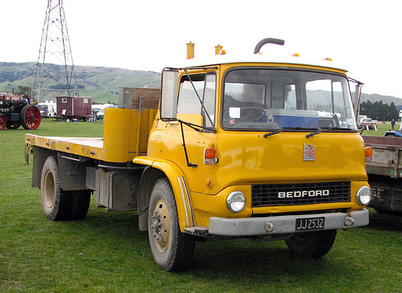 Bedford TK JJ2532