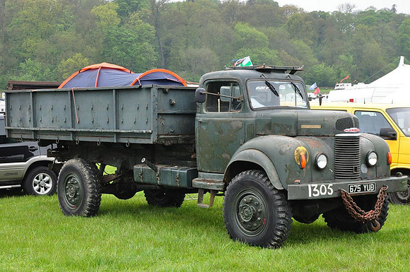 1952 Commer Q4 675YUD