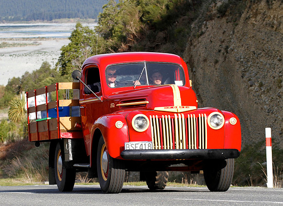 1946 Ford V8 Jailbar BSF418.