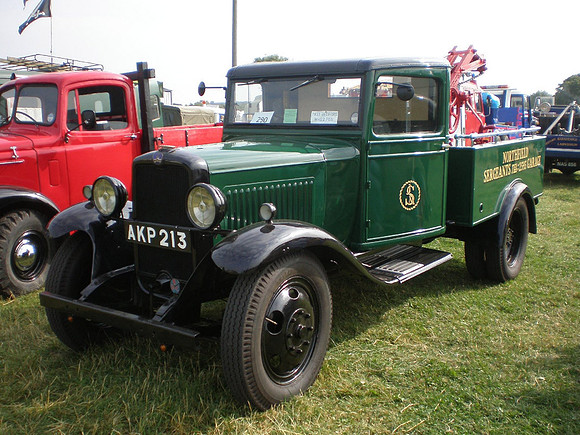 1933 Bedford WHG AKP213