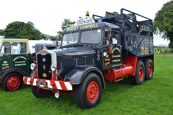 1943 Albion CX24 221YUW