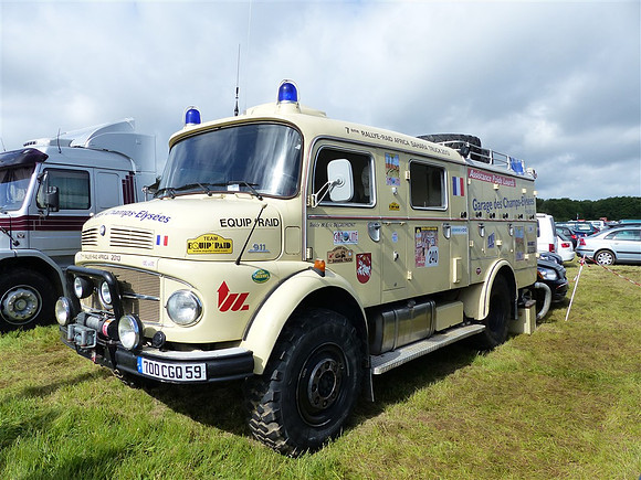 Mercedes-Benz 911 Sahara Rally Truck 700CGQ59
