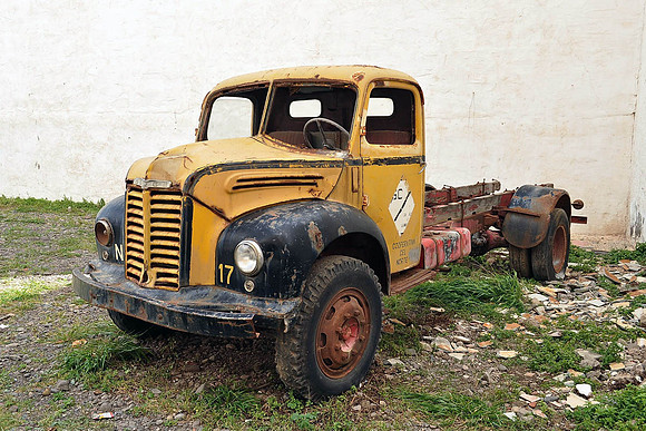 Dodge 100