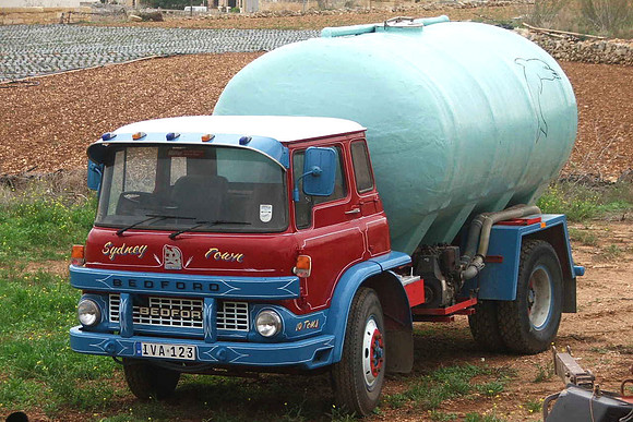 bedford_tk5qm iva123 1_pr
