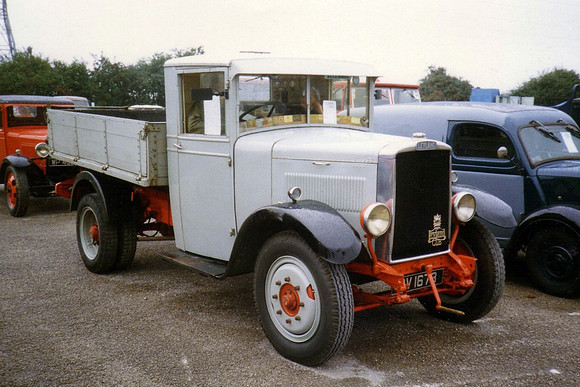 1932 Leyland Cub KG3 BV1673
