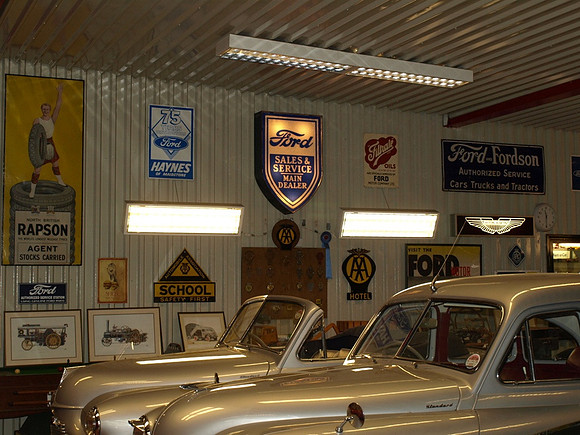 Signs & ephemera
