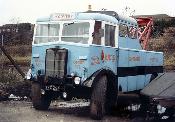 Borehamwood Travel (BTS) WFX294